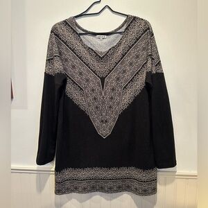 Black and Gray Patterned Sweater